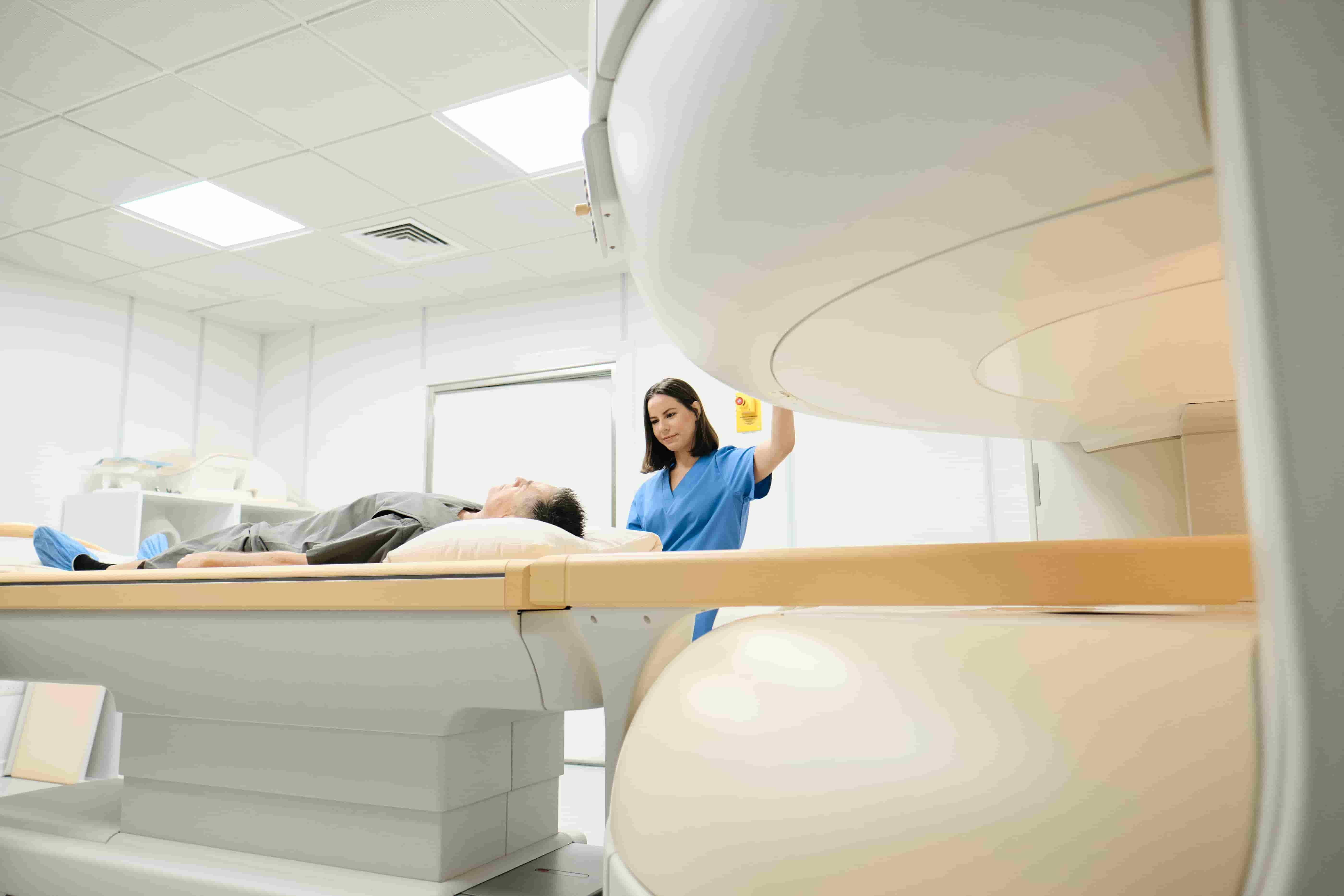 MRI 1.5 Tesla//0